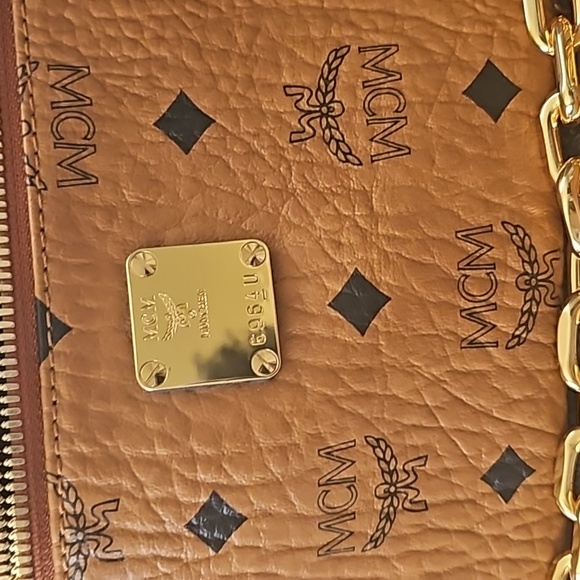 Authentic MCM mini  bum shoulder bag - Picture 9 of 10